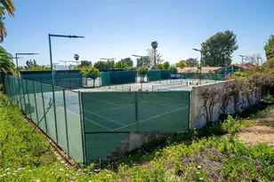 9512 Via Venezia, Burbank, CA 91504 - Photo 31