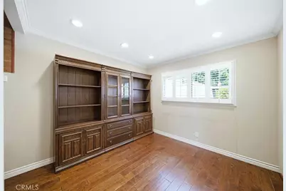 9512 Via Venezia, Burbank, CA 91504 - Photo 19