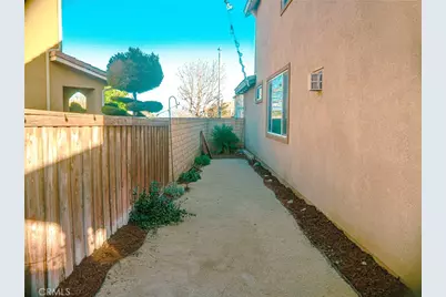 18052 Passionflower, San Bernardino, CA 92407 - Photo 7