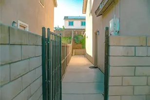 18052 Passionflower, San Bernardino, CA 92407 - Photo 9