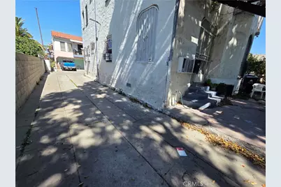 1423 E 52nd, Los Angeles, CA 90011 - Photo 3
