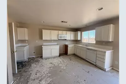 14577 Crossing, Victorville, CA 92394 - Photo 13