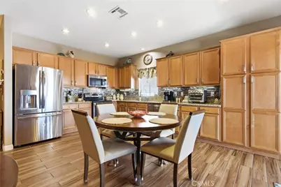 16735 Hastings Place, Victorville, CA 92395 - Photo 9