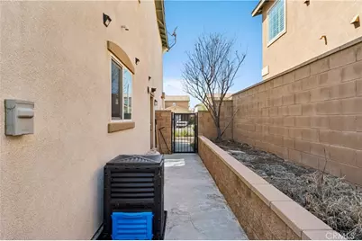 7387 Saddlewood Drive, Fontana, CA 92336 - Photo 37