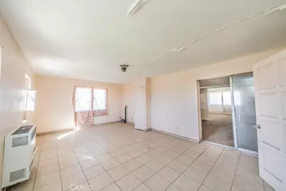 11025 Phelen Road, Oak Hills, CA 92344 - Photo 13