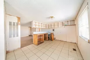 11025 Phelen Rd, Oak Hills, CA 92344 - Photo 9