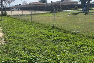 335 Clifton, Bakersfield, CA 93307 - Photo 3