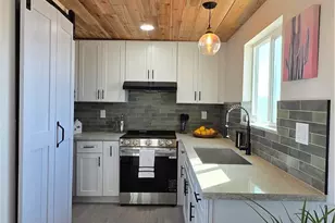 80918 Brown, 29 Palms MCB, CA 92277 - Photo 7
