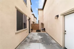 16667 Snowdrop, Fontana, CA 92336 - Photo 31