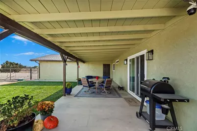 7215 Kourie Way, Oak Hills, CA 92344 - Photo 35