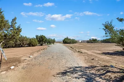 7215 Kourie Way, Oak Hills, CA 92344 - Photo 45