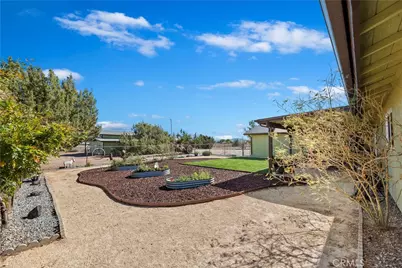 7215 Kourie Way, Oak Hills, CA 92344 - Photo 39