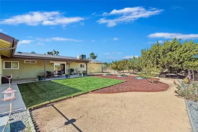 7215 Kourie Way, Oak Hills, CA 92344 - Photo 37