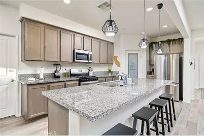 13946 Camino Cinco, Victorville, CA 92392 - Photo 11