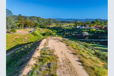 1 Erin Way, Agua Dulce, CA 91350 - Photo 5