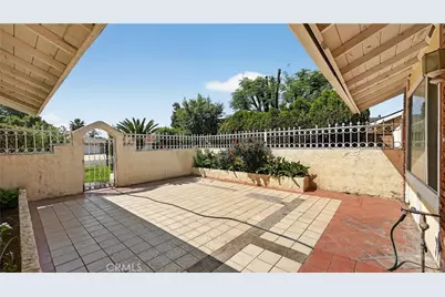 214 W Locust Street, Ontario, CA 91762 - Photo 9