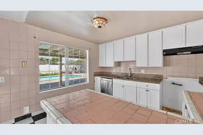 214 W Locust Street, Ontario, CA 91762 - Photo 17