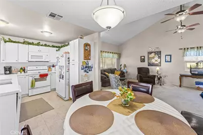 13659 Dogwood Trail, Yucaipa, CA 92399 - Photo 7