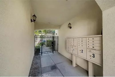 879 Michigan Blvd #O, Pasadena, CA 91107 - Photo 3