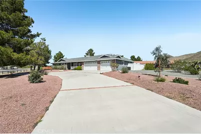 16055 Saint Timothy Road, Apple Valley, CA 92307 - Photo 3