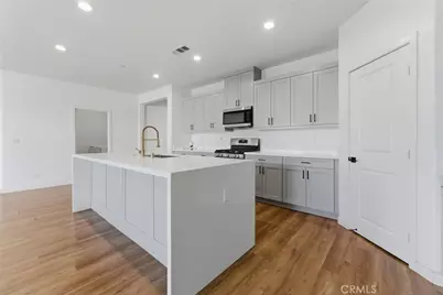 10710 Brookfield Drive, Riverside, CA 92505 - Photo 9