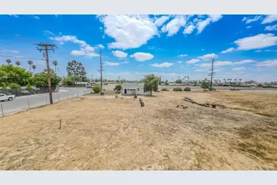1011 W 7th St, San Jacinto, CA 92582 - Photo 3