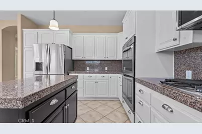 10367 Walnut Grove Court, Yucaipa, CA 92399 - Photo 13