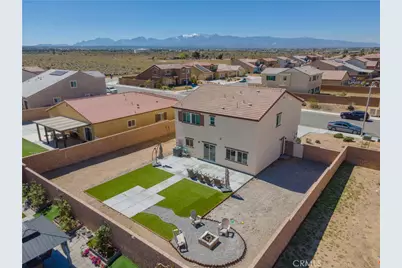 11347 Quail Hollow Street, Victorville, CA 92392 - Photo 9