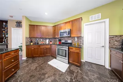 5537 Hartness Court, Fontana, CA 92336 - Photo 9
