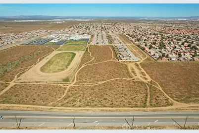 5 Palmdale, Adelanto, CA 92301 - Photo 29