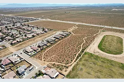 5 Palmdale, Adelanto, CA 92301 - Photo 11