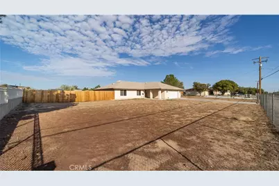 8530 11th, Hesperia, CA 92345 - Photo 3