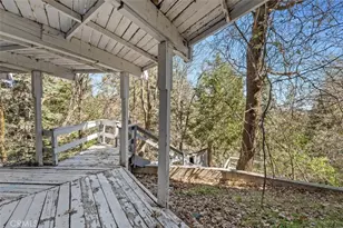 26305 Jacqueline Rd, Twin Peaks, CA 92391 - Photo 17