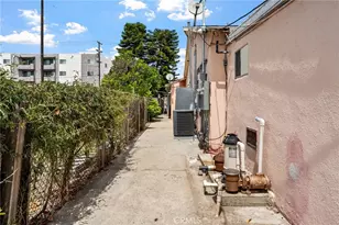15744 Saticoy St, Van Nuys, CA 91406 - Photo 41