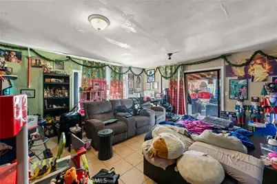 10107 Paloma, Los Angeles, CA 90002 - Photo 21