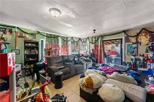 10107 Paloma Ave, Los Angeles, CA 90002 - Photo 21