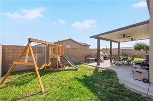 17043 Sugar Hollow Ln, Fontana, CA 92336 - Photo 27