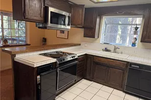 21564 Jobs Peak, Cedarpines Park, CA 92322 - Photo 15