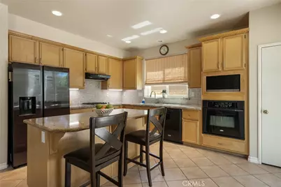 30511 Corsica, Castaic, CA 91384 - Photo 9