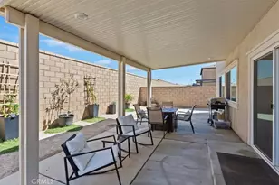 15816 Parry Peak, Fontana, CA 92336 - Photo 25