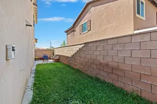 15816 Parry Peak, Fontana, CA 92336 - Photo 33
