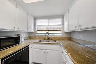 871 W 13th St, Azusa, CA 91702 - Photo 9