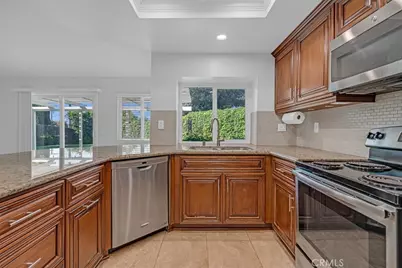 1596 Honeydale Court, Upland, CA 91786 - Photo 7