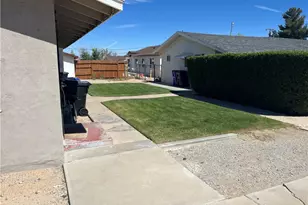 14703 Mesa, Victorville, CA 92395 - Photo 3