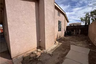 2014 W Dawnview Dr, Rialto, CA 92377 - Photo 45