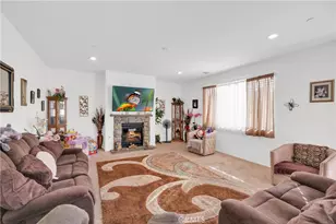 15457 Red Pepper Pl, Fontana, CA 92336 - Photo 3