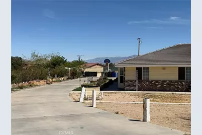 15435 Pirinda Road, Apple Valley, CA 92307 - Photo 3