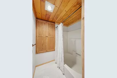 33052 Donner, Running Springs, CA 92382 - Photo 21