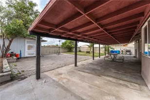14035 Clover Ct, Fontana, CA 92335 - Photo 35