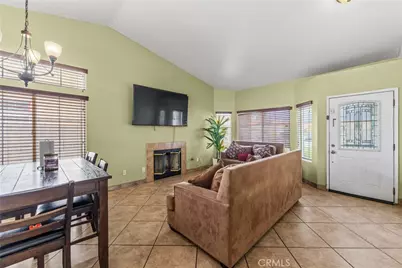 14035 Clover Court, Fontana, CA 92335 - Photo 7